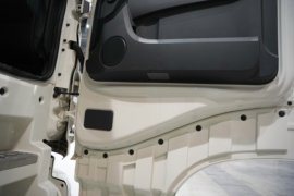 天龙旗舰KX&nbsp;电动牵引车驾驶室图片