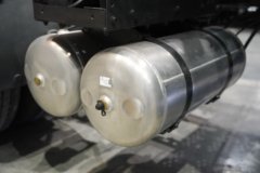 东风商用车天龙旗舰KX 嵘耀版 6X4 混合动力牵引车 宁德时代18.7kWh