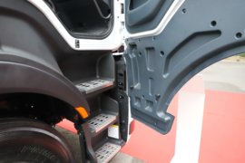 乘龙H7&nbsp;牵引车驾驶室                                               图片