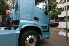 东风柳汽乘龙翼威5 6X4 纯电动牵引车 宁德时代400.61kWh
