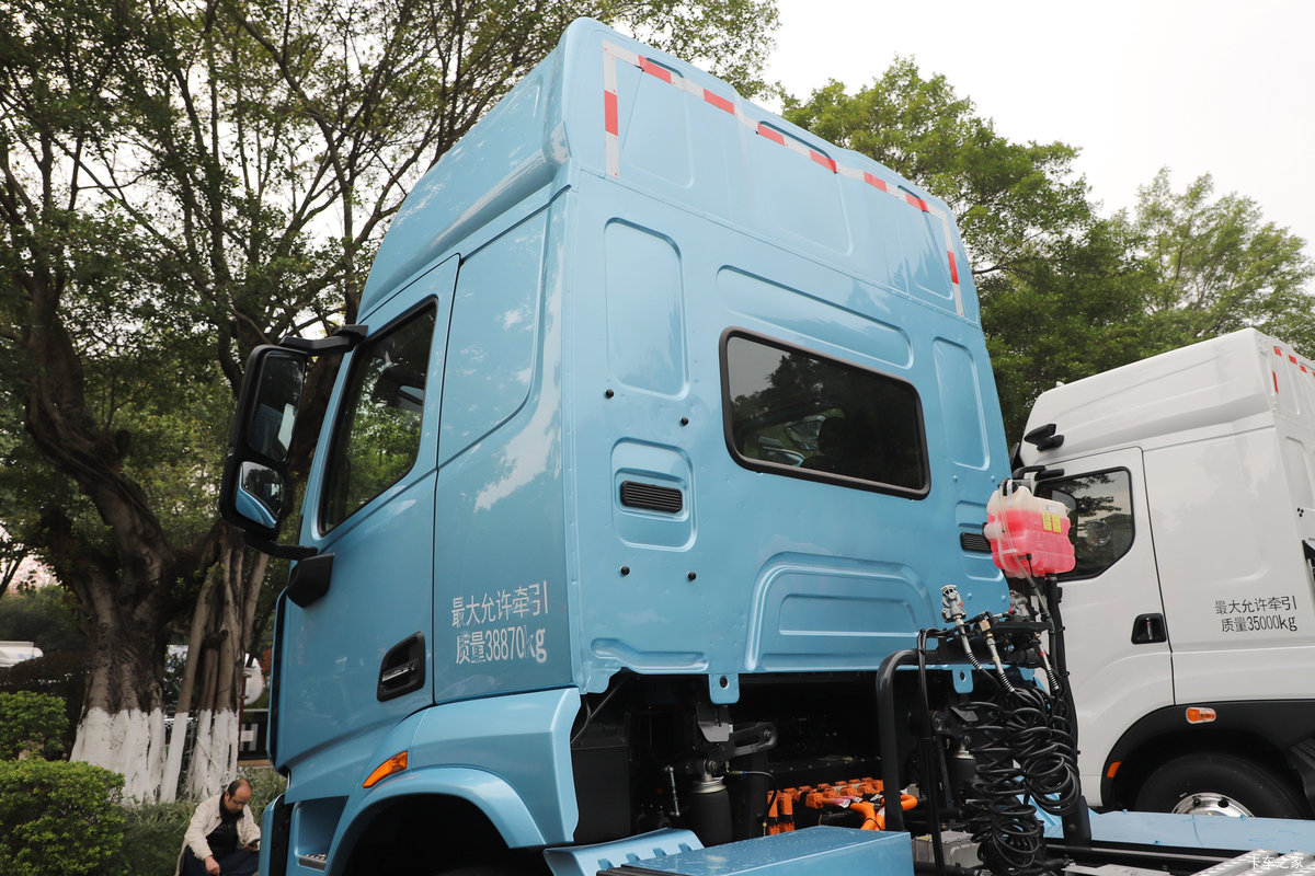 ����������������5 6X4 ���綯ǣ���� ����ʱ��400.61kWh���