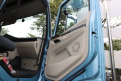 东风柳汽乘龙翼威5 6X4 纯电动牵引车 宁德时代400.61kWh