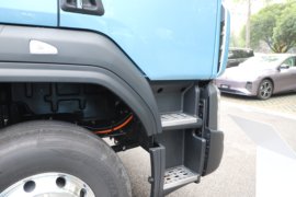 乘龙H5&nbsp;电动牵引车外观图片