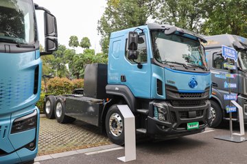 东风柳汽乘龙H5 6X4 纯电动牵引车 宁德时代466kWh