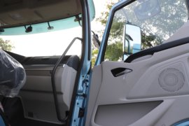 乘龙H5&nbsp;电动牵引车驾驶室图片