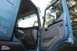 乘龙H5&nbsp;电动牵引车驾驶室图片