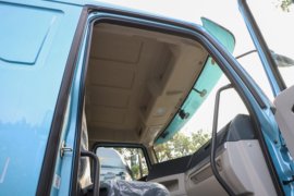 乘龙H5&nbsp;电动牵引车驾驶室图片