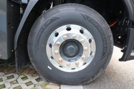 乘龙H5&nbsp;电动牵引车底盘图片