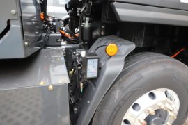 乘龙H5&nbsp;电动牵引车底盘图片