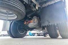 庆铃 五十铃EV100铃巨力 窄体 液刹 3.8米单排纯电动厢式微卡 宁德时代77.28kWh