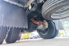 庆铃 五十铃EV100铃巨力 窄体 液刹 3.8米单排纯电动厢式微卡 宁德时代77.28kWh