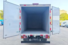 庆铃 五十铃EV100铃巨力 窄体 液刹 3.8米单排纯电动厢式微卡 宁德时代77.28kWh