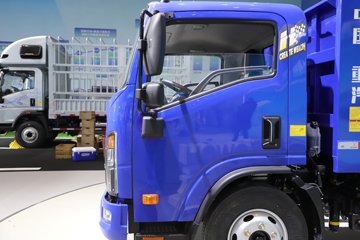 ����HOWO��ʿ 2.5L���� 185���� 4X2 ��ʿ��8�� 3.15�׵�����ж��ͼƬ