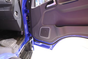 ����HOWO��ʿ 2.5L���� 185���� 4X2 ��ʿ��8�� 3.15�׵�����ж��ͼƬ