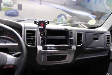 ����HOWO��ʿ 2.5L���� 185���� 4X2 ��ʿ��8�� 3.15�׵�����ж��ͼƬ