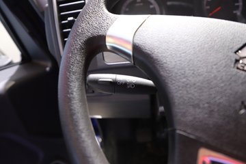 ����HOWO��ʿ 2.5L���� 185���� 4X2 ��ʿ��8�� 3.15�׵�����ж��ͼƬ