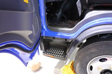 ����HOWO��ʿ 2.5L���� 185���� 4X2 ��ʿ��8�� 3.15�׵�����ж��ͼƬ