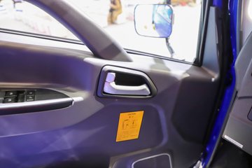 ����HOWO��ʿ 2.5L���� 185���� 4X2 ��ʿ��8�� 3.15�׵�����ж��ͼƬ