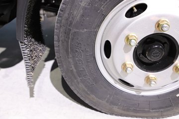 ����HOWO��ʿ 2.5L���� 185���� 4X2 ��ʿ��8�� 3.15�׵�����ж��ͼƬ