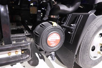 ����HOWO��ʿ 2.5L���� 185���� 4X2 ��ʿ��8�� 3.15�׵�����ж��ͼƬ