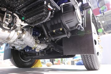 ����HOWO��ʿ 2.5L���� 185���� 4X2 ��ʿ��8�� 3.15�׵�����ж��ͼƬ