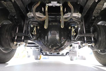 ����HOWO��ʿ 2.5L���� 185���� 4X2 ��ʿ��8�� 3.15�׵�����ж��ͼƬ