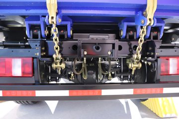 ����HOWO��ʿ 2.5L���� 185���� 4X2 ��ʿ��8�� 3.15�׵�����ж��ͼƬ