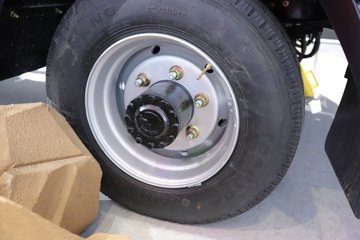 ����HOWO��ʿ 2.5L���� 185���� 4X2 ��ʿ��8�� 3.15�׵�����ж��ͼƬ