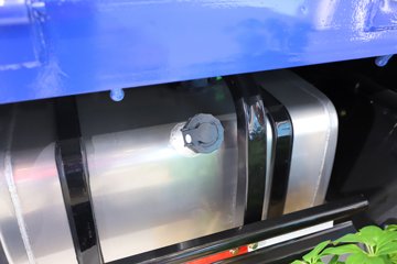 ����HOWO��ʿ 2.5L���� 185���� 4X2 ��ʿ��8�� 3.15�׵�����ж��ͼƬ