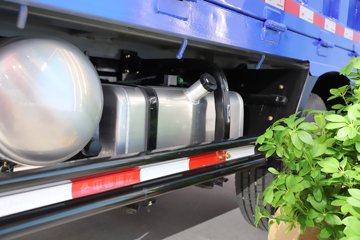 ����HOWO��ʿ 2.5L���� 185���� 4X2 ��ʿ��8�� 3.15�׵�����ж��ͼƬ