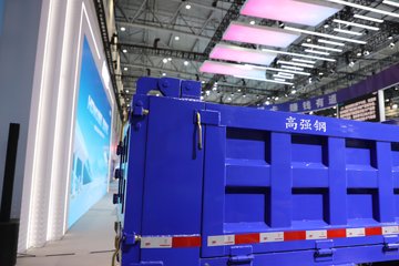 ����HOWO��ʿ 2.5L���� 185���� 4X2 ��ʿ��8�� 3.15�׵�����ж��ͼƬ