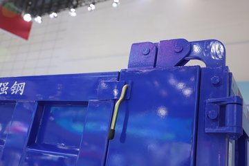 ����HOWO��ʿ 2.5L���� 185���� 4X2 ��ʿ��8�� 3.15�׵�����ж��ͼƬ