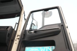 HOWO TX7&nbsp;混凝土搅拌车驾驶室                                               图片