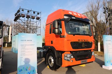 重汽HOWO G5X Pro 4.9L柴油 260马力 4X2 中国重汽12档 5.4米栏板载货车