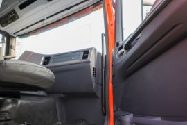 G5X&nbsp;载货车驾驶室                                               图片