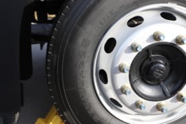 G5X&nbsp;载货车底盘                                                图片