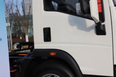 重汽HOWO统帅T500 10.15米单排纯电动栏板载货车 弗迪165.4kWh