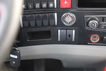 ����HOWOͳ˧T500 10.15�׵��Ŵ��綯�����ػ��� ����165.4kWhͼƬ