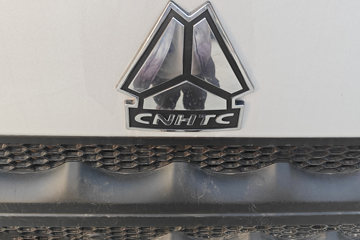 ����HOWO�Ῠ���� 2.3L���� 151���� ������8�� 4.15�׵��������ῨͼƬ