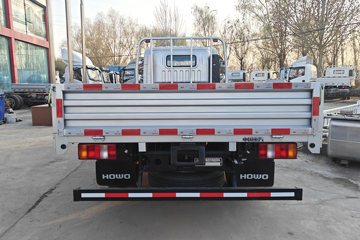 ����HOWO�Ῠ���� 2.3L���� 151���� ������8�� 4.15�׵��������ῨͼƬ