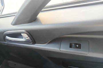 ����HOWO�Ῠ���� 2.3L���� 151���� ������8�� 4.15�׵��������ῨͼƬ