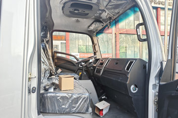 ����HOWO�Ῠ���� 2.3L���� 151���� ������8�� 4.15�׵��������ῨͼƬ