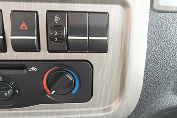 ����HOWO�Ῠ���� 2.3L���� 151���� ������8�� 4.15�׵��������ῨͼƬ