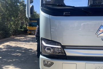 ����HOWO���� 4.15�׵��Ŵ��綯��դʽ�Ῠ ����150.83kWhͼƬ