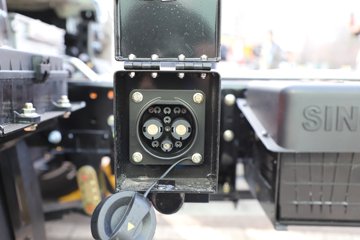 ����HOWO����PRO 4.15�׵��Ŵ��綯�����Ῠ ����ʱ��140.41kWhͼƬ