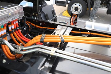 ����HOWO����PRO 4.15�׵��Ŵ��綯�����Ῠ ����ʱ��140.41kWhͼƬ