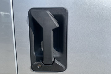 ����HOWO�Ῠ����M 2.5L���� 160���� ������8�� 3.3���Ű������ῨͼƬ