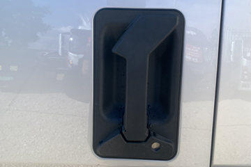 ����HOWO�Ῠ����M 2.5L���� 160���� ������8�� 3.3���Ű������ῨͼƬ