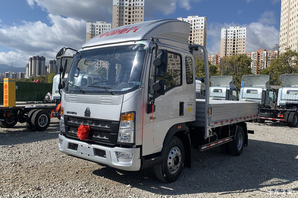 重汽HOWO轻卡悍将M 2.5L柴油 160马力 万里扬8档 3.3米排半栏板轻卡