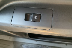 重汽HOWO轻卡悍将M 2.5L柴油 160马力 万里扬8档 3.3米排半栏板轻卡